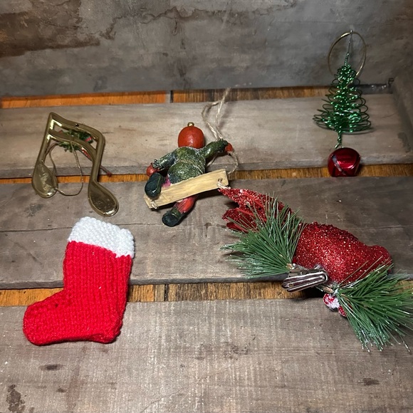5 Vintage Christmas Ornaments-Music Note, Cardinal, Stocking, Child, & Tree - Picture 6 of 8